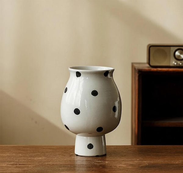 Small Flower Vases on Table, Handmade Water Holding Flower Vase, Ceramic Bud Vases, Modern Porcelain Flower Vases-Grace Painting Crafts