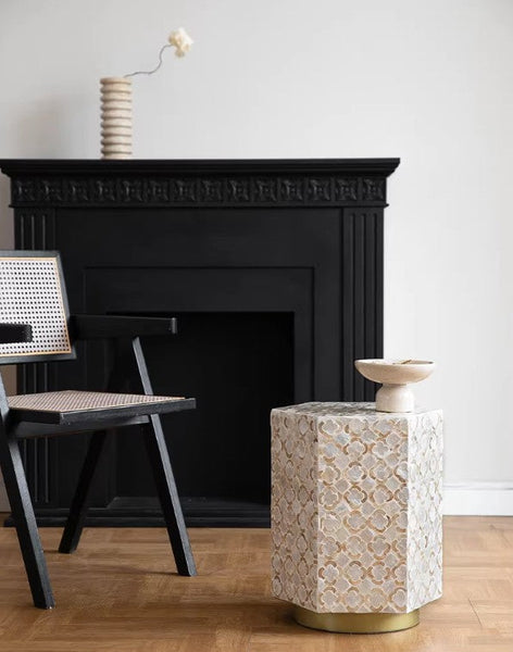 Creative Coffee Table, Contemporary Small Sofa Side Table, Shell Small Side Table, Portable Casual Side Table, Unique Small End Table-Grace Painting Crafts