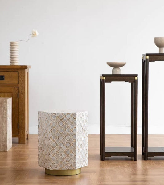 Creative Coffee Table, Contemporary Small Sofa Side Table, Shell Small Side Table, Portable Casual Side Table, Unique Small End Table-Grace Painting Crafts
