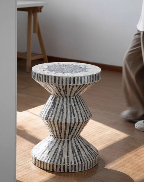 Shell Small Sofa Side Table, Bedside Small Side Table, Portable Casual Side Table, Contemporary Round Side Table, Creative Coffee Table-Grace Painting Crafts