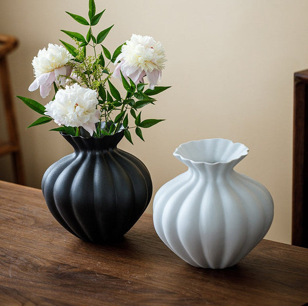 Handmade Water Holding Flower Vases, Modern Black Flower Vase Centerpiece on Table, Porcelain Flower Vases, Ceramic Bouquet Vases-Grace Painting Crafts