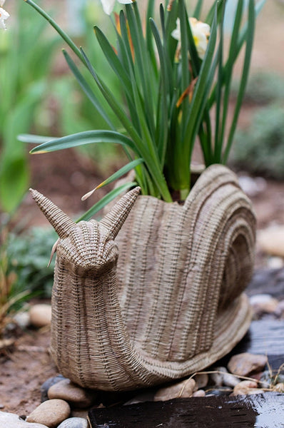 Cute Snail Statues, Garden Animal Statues, Snail Flowerpot for Garden Decoration, Unique Modern Garden Sculptures, Creative Villa Outdoor Gardening Ideas-Grace Painting Crafts