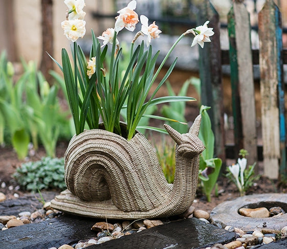 Cute Snail Statues, Garden Animal Statues, Snail Flowerpot for Garden Decoration, Unique Modern Garden Sculptures, Creative Villa Outdoor Gardening Ideas-Grace Painting Crafts