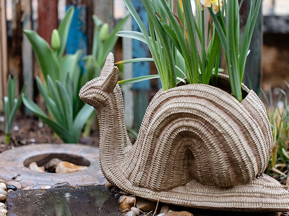 Cute Snail Statues, Garden Animal Statues, Snail Flowerpot for Garden Decoration, Unique Modern Garden Sculptures, Creative Villa Outdoor Gardening Ideas-Grace Painting Crafts