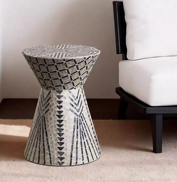 Contemporary Round Side Table, Creative Coffee Table, Bedside Small Side Table, Portable Casual Side Table, Shell Small Sofa Side Table-Grace Painting Crafts