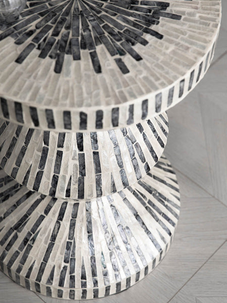 Shell Small Sofa Side Table, Bedside Small Side Table, Portable Casual Side Table, Contemporary Round Side Table, Creative Coffee Table-Grace Painting Crafts