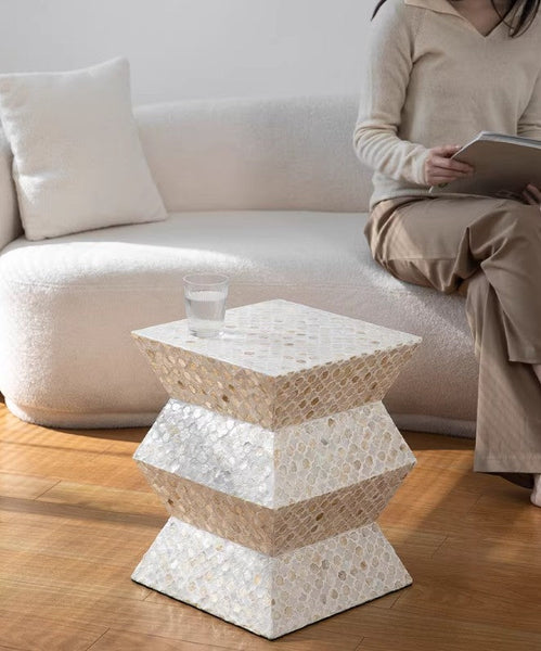 Unique Small End Table, Contemporary Bedside Table, Portable Casual Side Table, Shell Small Sofa Side Table, Creative Coffee Table-Grace Painting Crafts