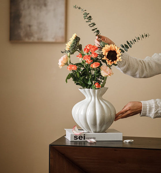 Modern Flower Vase Centerpiece on Table, Handmade Water Holding Flower Vases, Porcelain Flower Vases, Ceramic Bouquet Vases-Grace Painting Crafts