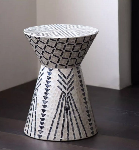 Contemporary Round Side Table, Creative Coffee Table, Bedside Small Side Table, Portable Casual Side Table, Shell Small Sofa Side Table-Grace Painting Crafts