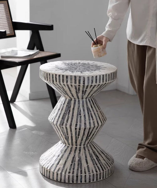 Shell Small Sofa Side Table, Bedside Small Side Table, Portable Casual Side Table, Contemporary Round Side Table, Creative Coffee Table-Grace Painting Crafts