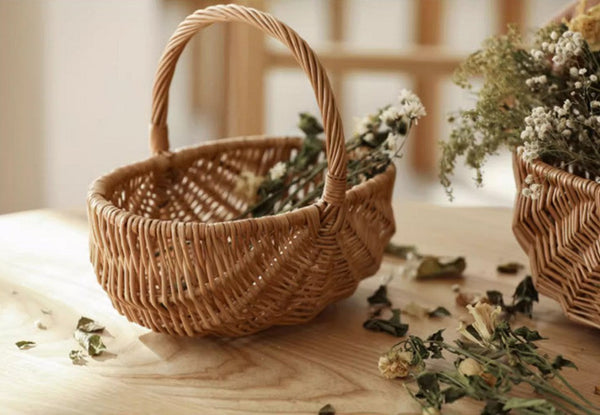 Natural Fruit Basket, Kitchen Storage Baskets, Natural Hand-woven Wicker Storage Basket, Large Picnic Food Basket with Handle, Lovely Willow Weaving Baskets for Vegetable-Grace Painting Crafts