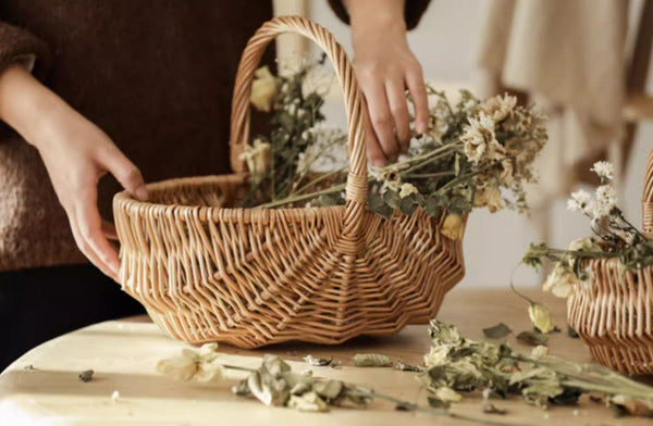 Natural Fruit Basket, Kitchen Storage Baskets, Natural Hand-woven Wicker Storage Basket, Large Picnic Food Basket with Handle, Lovely Willow Weaving Baskets for Vegetable-Grace Painting Crafts