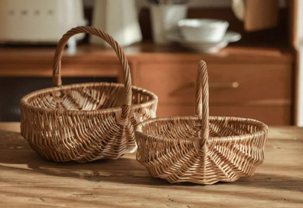 Natural Fruit Basket, Kitchen Storage Baskets, Natural Hand-woven Wicker Storage Basket, Large Picnic Food Basket with Handle, Lovely Willow Weaving Baskets for Vegetable-Grace Painting Crafts