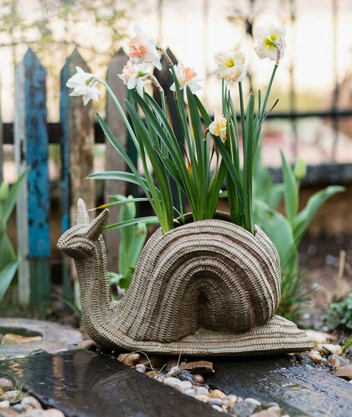 Cute Snail Statues, Garden Animal Statues, Snail Flowerpot for Garden Decoration, Unique Modern Garden Sculptures, Creative Villa Outdoor Gardening Ideas-Grace Painting Crafts